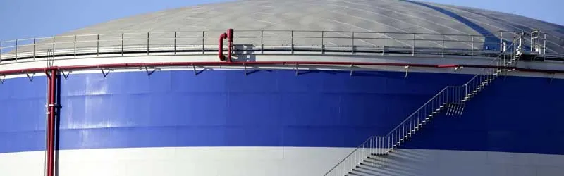Crude oil storage tank